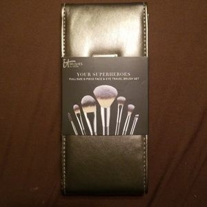 IT cosmetics Make up brushes